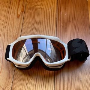 Child’s ski goggles